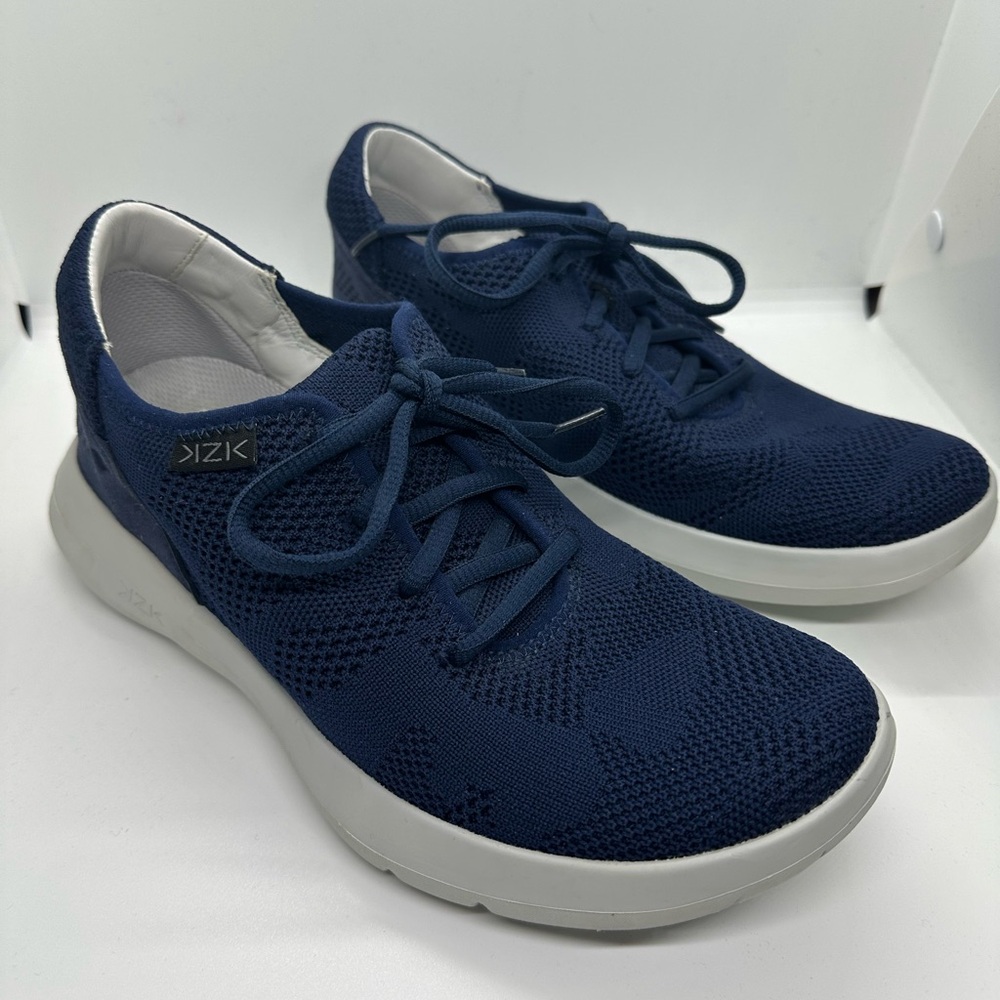 Kizik Madrid Echo Navy Sneakers Men’s 
Size 7M #M0420NV